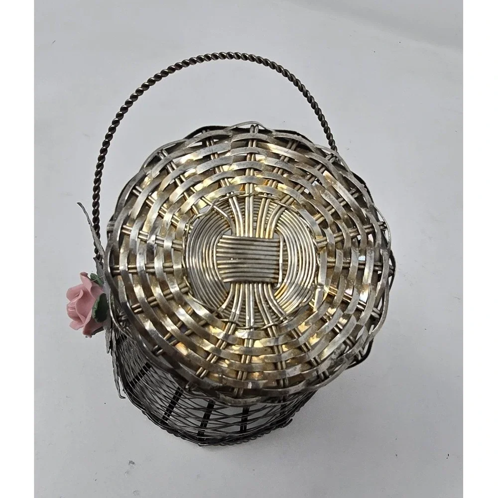 Vtg metal wirework diminutive basket w/ceramic flower silver tone mid century‎